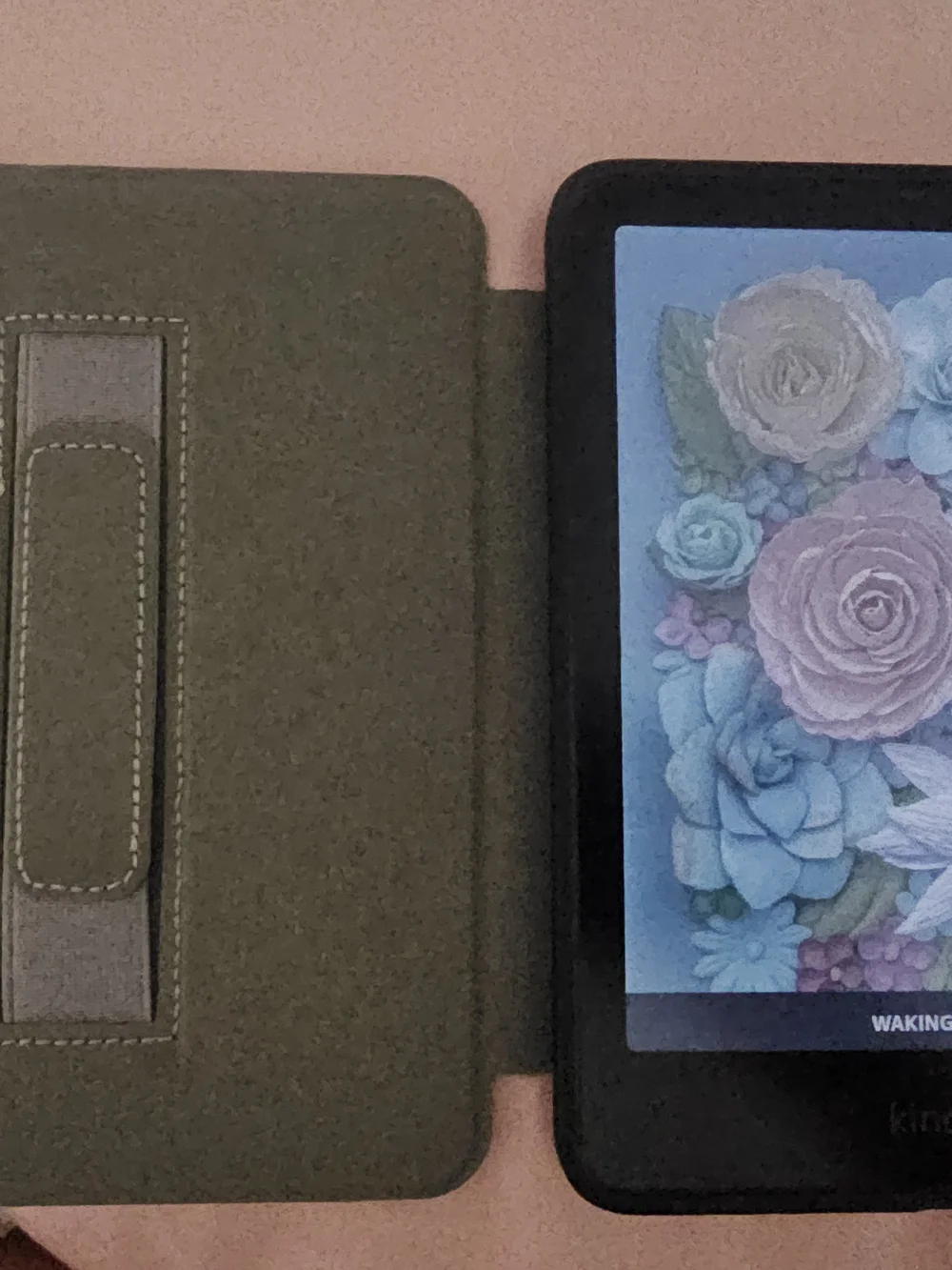 7 inch Kindle Colorsoft 32 GB E-reader with Protective Cover